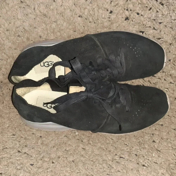 UGG-Tye-Treadlite Nubuck Black Sneakers-Perforated/Lace Up-Sz 8-Excellent - Picture 6 of 7